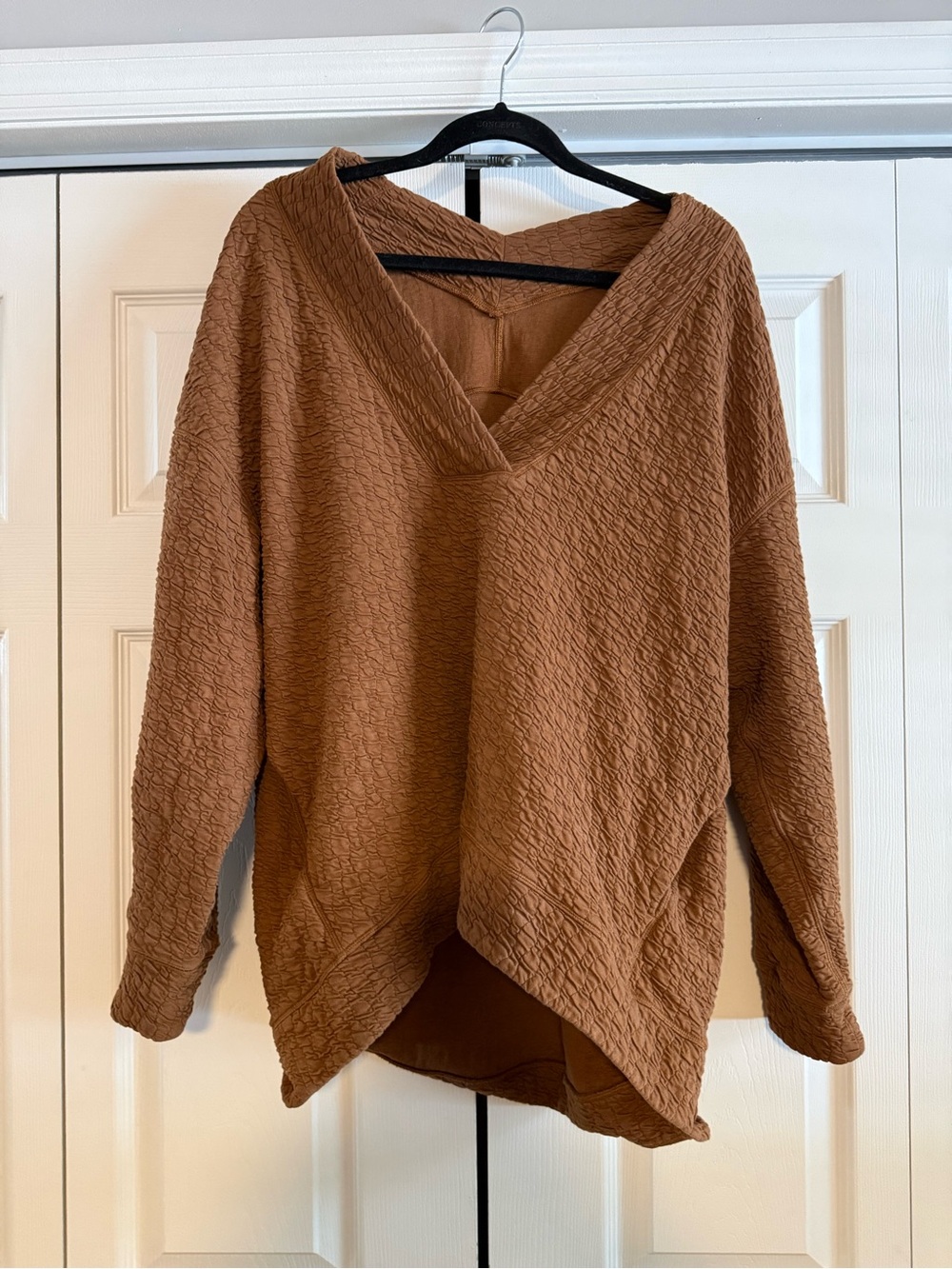 lululemon athletica Textured V-Neck Pullover in Caramel Brown